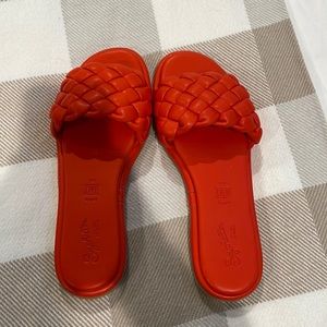 Seychelles woven flats, “bellissima” style. Orange-red color. 8.5. EUC!